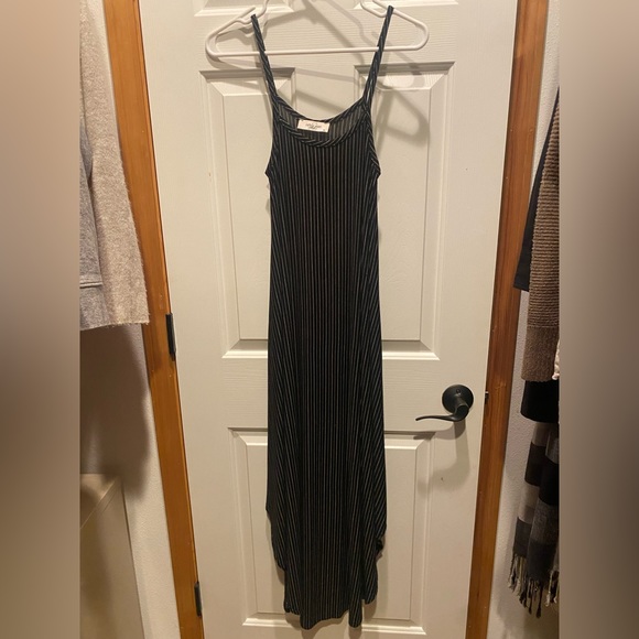 CarlyJean Los Angeles. Flowly, striped with gray black dress, elegant. - Picture 1 of 1